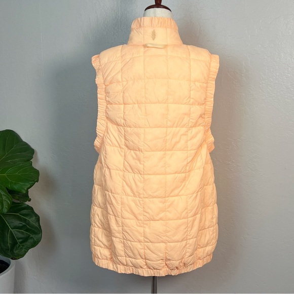 FREE PEOPLE FP Movement Women’s L Mango Orange Piper Puffer Packable Vest - Picture 3 of 14